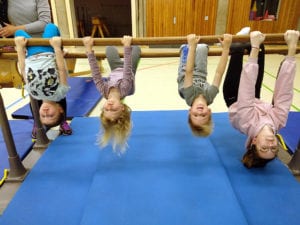 Eltern-Kind-Turnen beim TD Lank in der Turnhalle Stettiner Straße